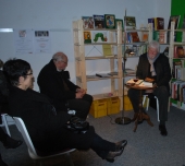 Gert Kieven liest in der Kriminacht zur Eröffnung der artisanBücherbutze (Foto: Hildegard Schwarz)